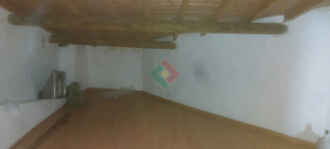 Moradia T5 para Venda em Sé e São Lourenço Foto 24