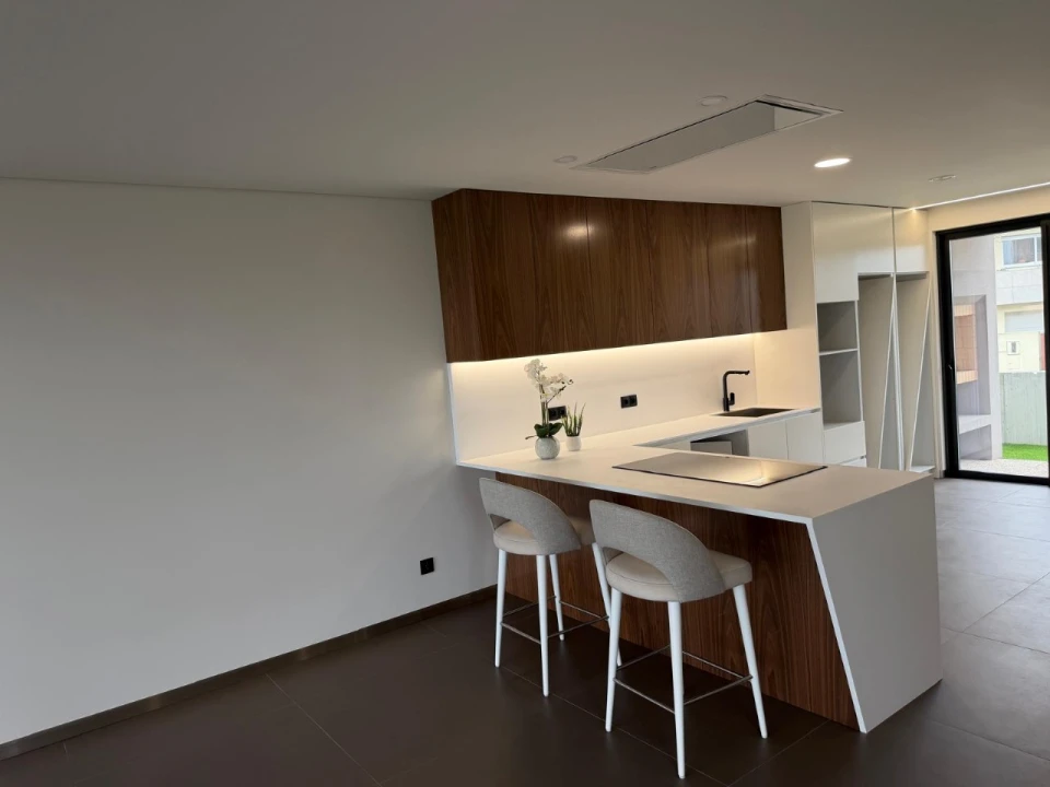 Moradia T3 para Venda em Santa Maria Maior e Monserrate e Meadela Foto 4