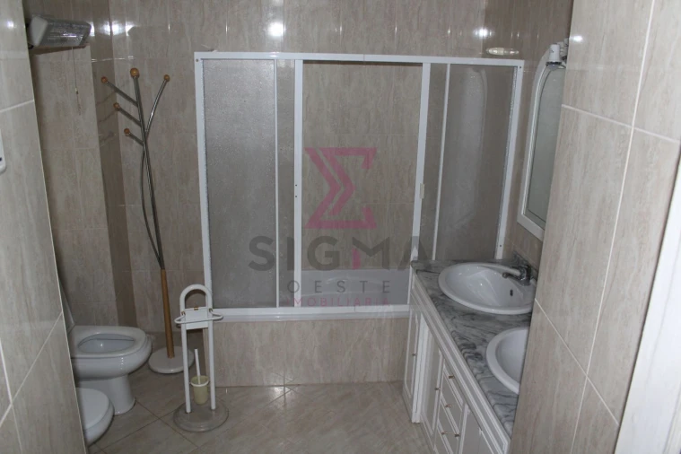 Moradia T6 para Venda em Serra D'El-Rei Foto 31