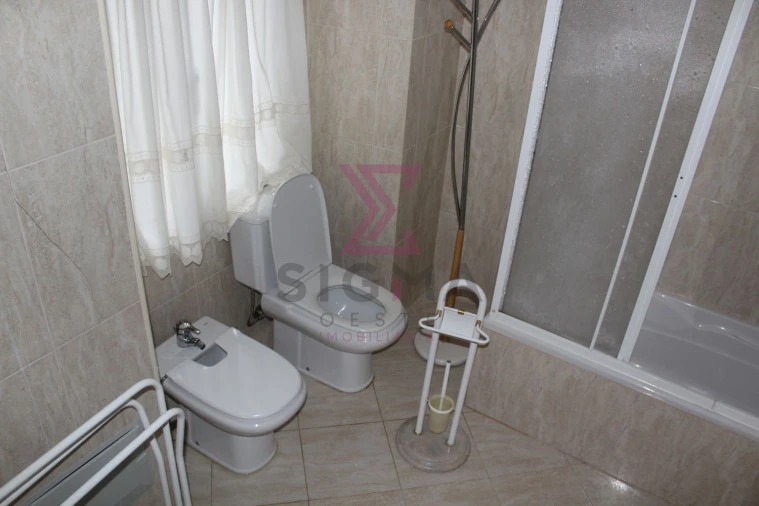 Moradia T6 para Venda em Serra D'El-Rei Foto 30