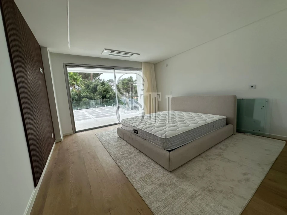 Moradia T5 para Venda em Charneca de Caparica e Sobreda Foto 31