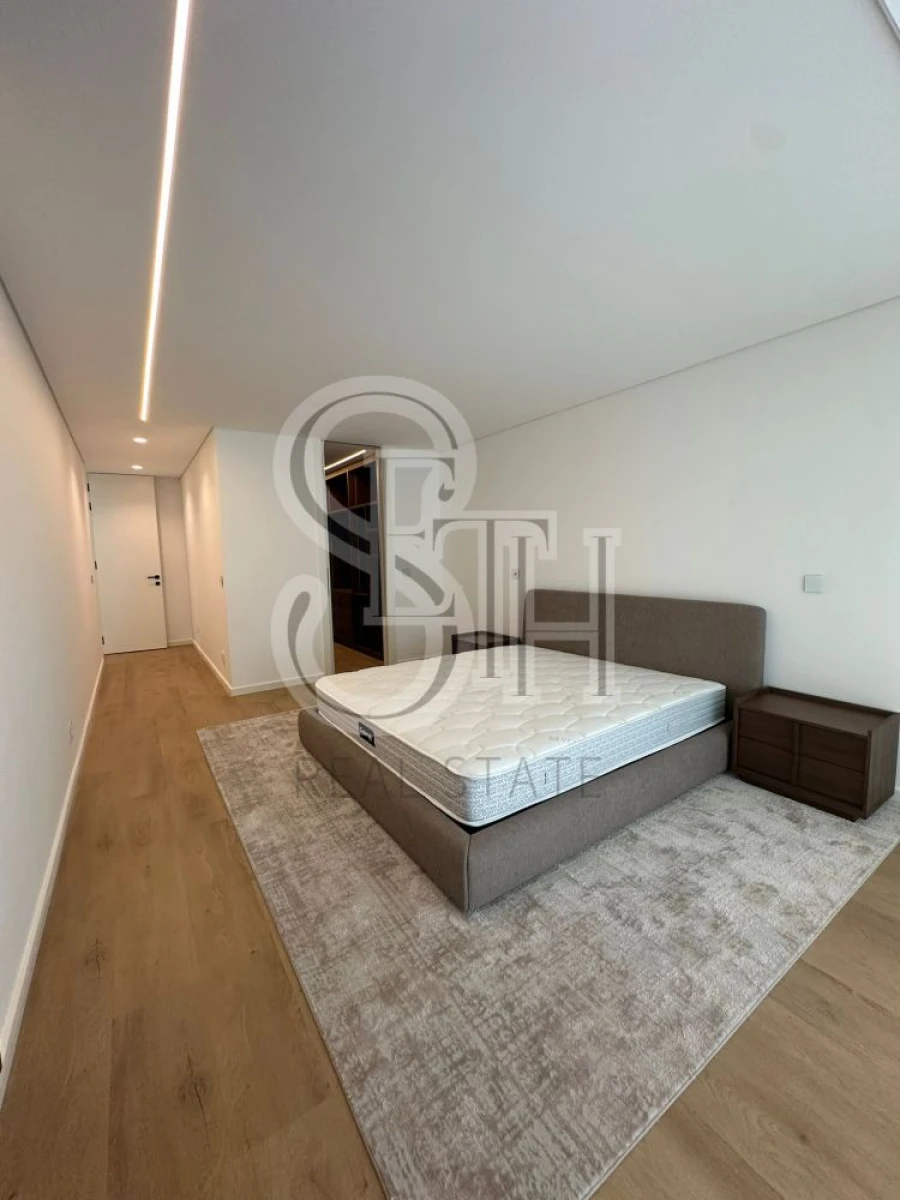 Moradia T5 para Venda em Charneca de Caparica e Sobreda Foto 19