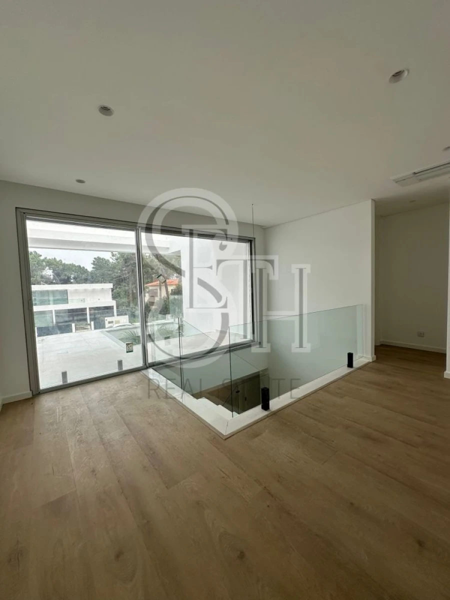 Moradia T5 para Venda em Charneca de Caparica e Sobreda Foto 23