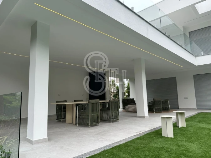 Moradia T5 para Venda em Charneca de Caparica e Sobreda Foto 5