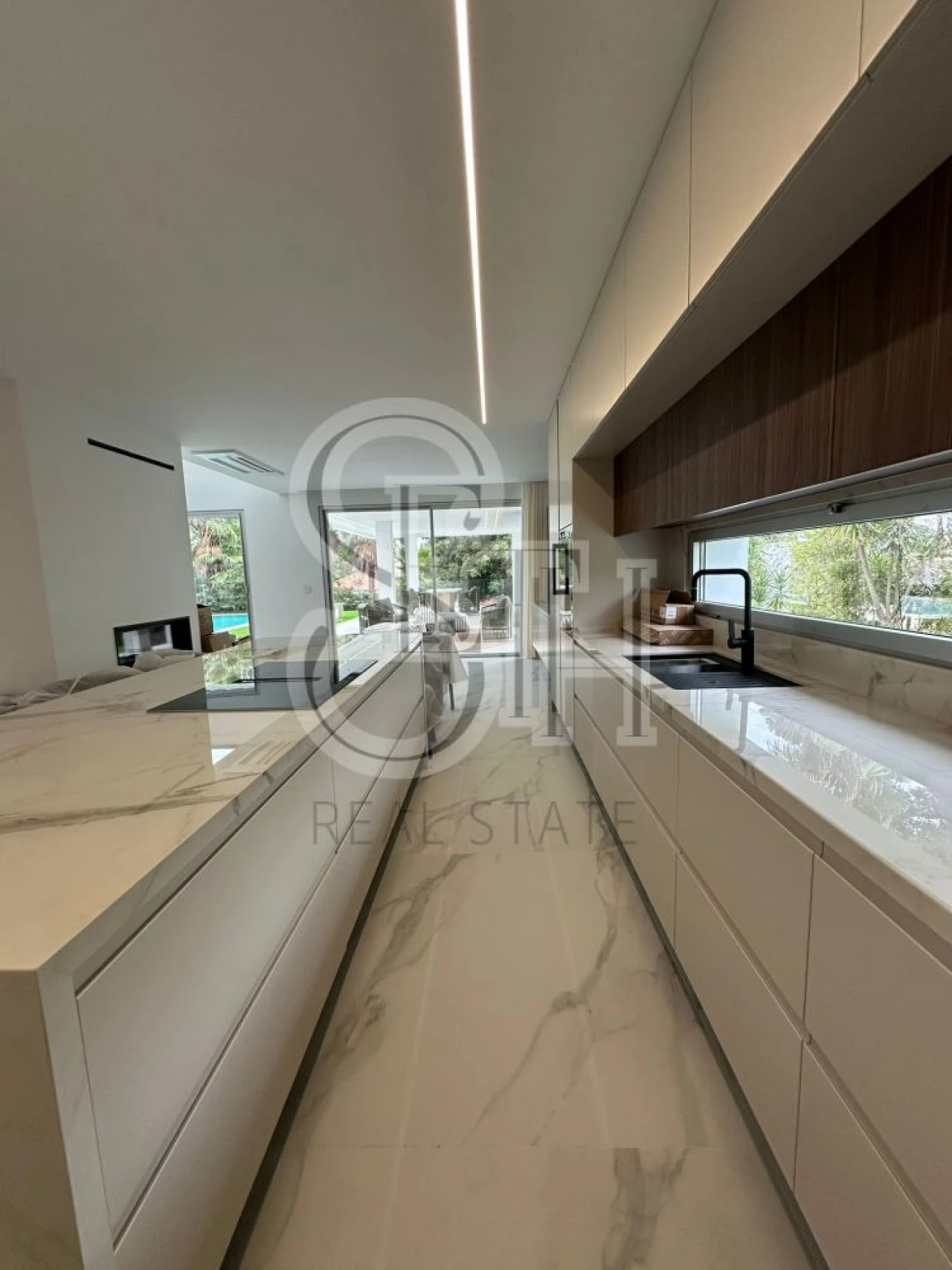 Moradia T5 para Venda em Charneca de Caparica e Sobreda Foto 13