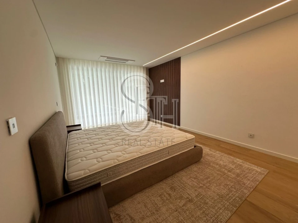 Moradia T5 para Venda em Charneca de Caparica e Sobreda Foto 20