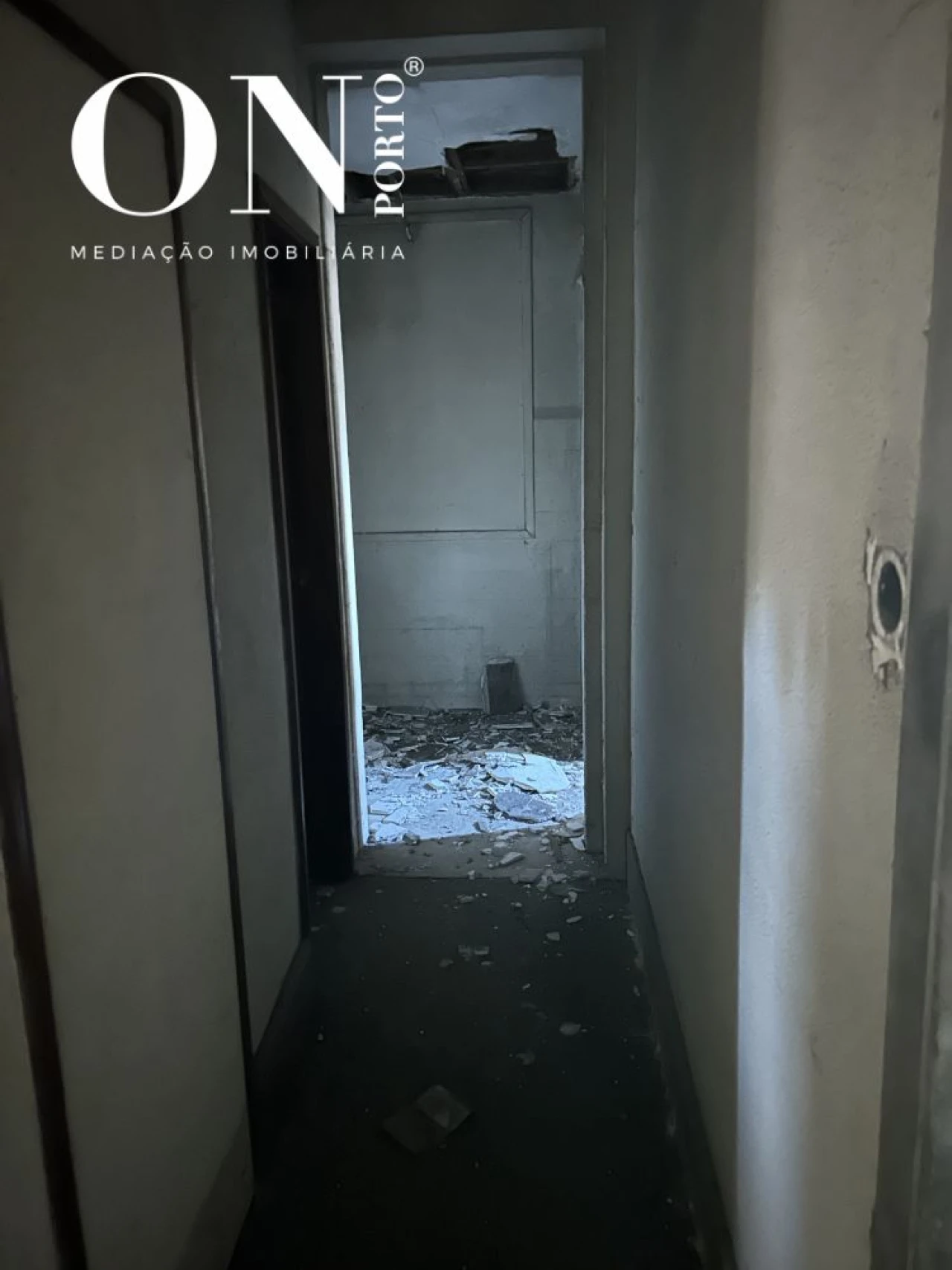 Loja para Venda em Milheiros Foto 12