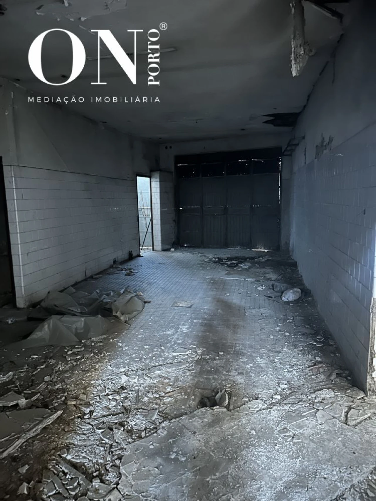 Loja para Venda em Milheiros Foto 9