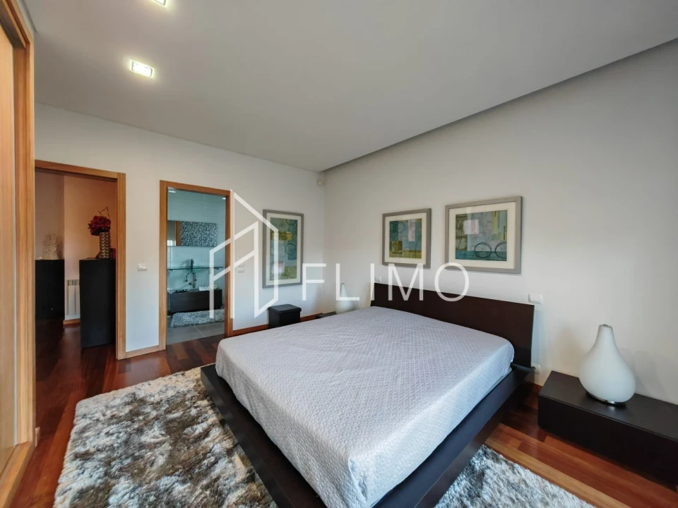 Moradia T3 para Venda em Escapães Foto 10