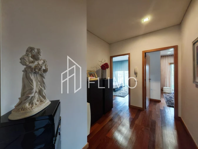 Moradia T3 para Venda em Escapães Foto 8