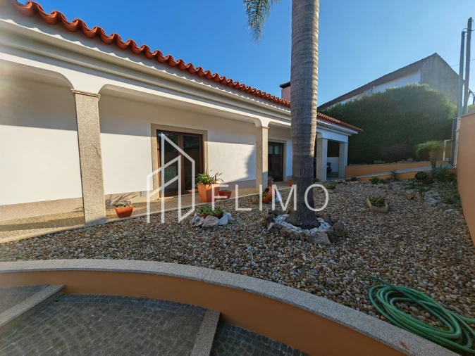 Moradia T3 para Venda em Escapães Foto 27