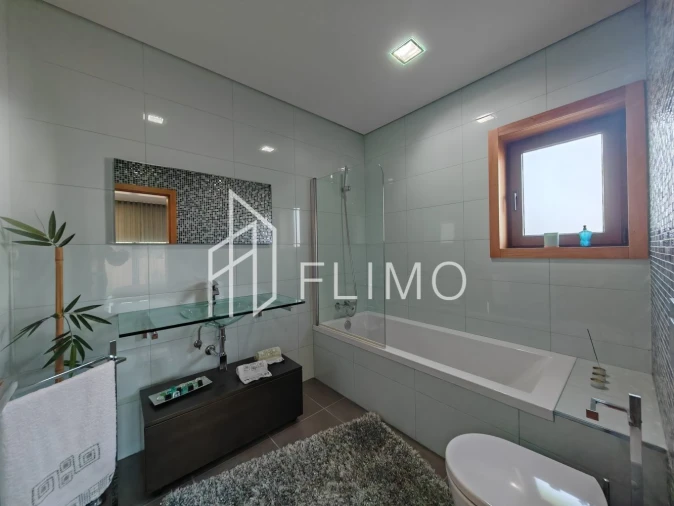 Moradia T3 para Venda em Escapães Foto 11