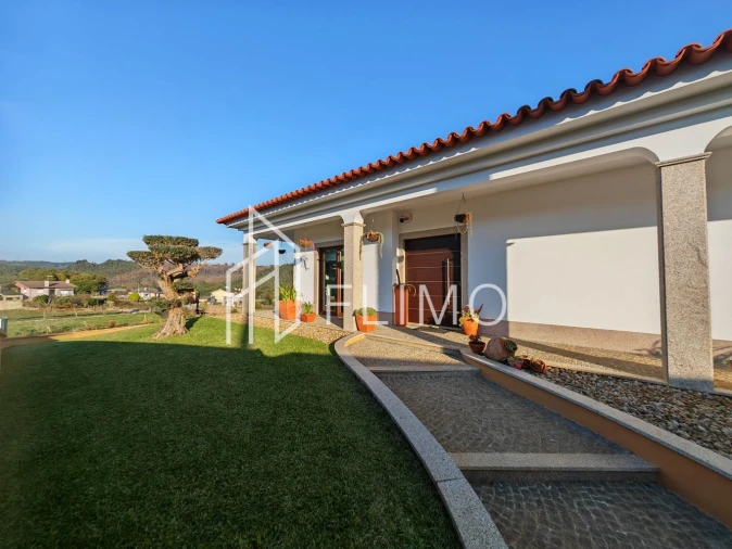 Moradia T3 para Venda em Escapães Foto 26