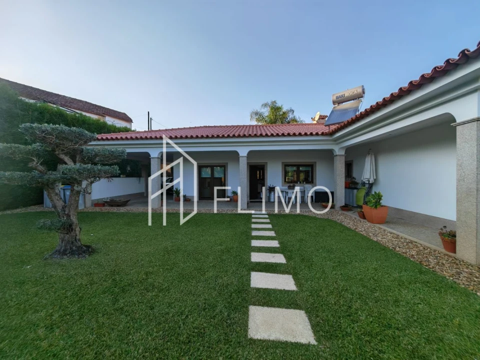 Moradia T3 para Venda em Escapães Foto 1