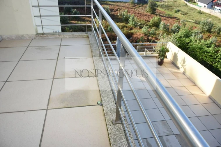 Moradia T4 para Venda em Madalena Foto 26