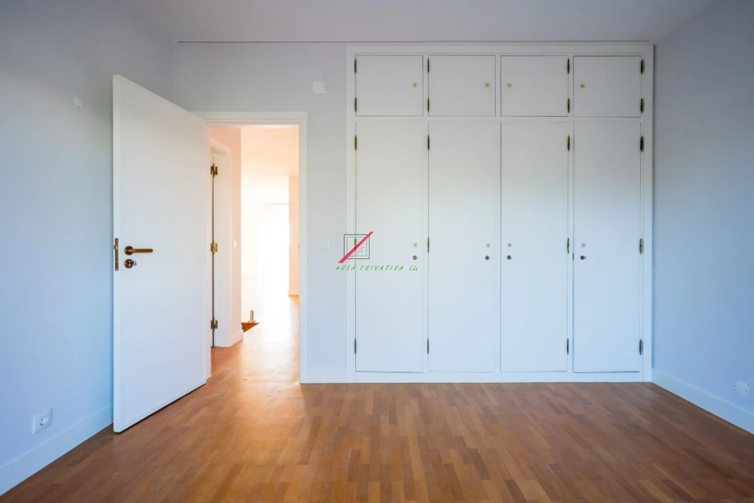 Apartamento T4 para Venda em Cascais e Estoril Foto 82