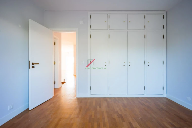 Apartamento T4 para Venda em Cascais e Estoril Foto 82