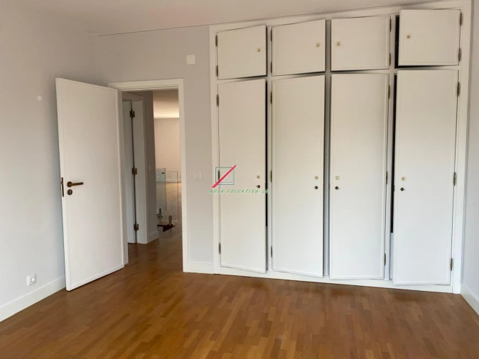 Apartamento T4 para Venda em Cascais e Estoril Foto 32