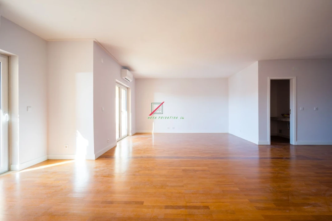 Apartamento T4 para Venda em Cascais e Estoril Foto 57