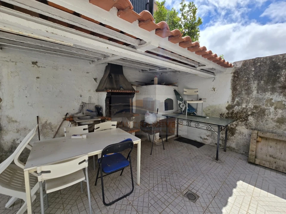 Moradia T4 para Venda em Pontinha e Famões Foto 8