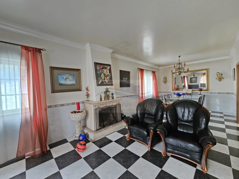 Moradia T4 para Venda em Pontinha e Famões Foto 17