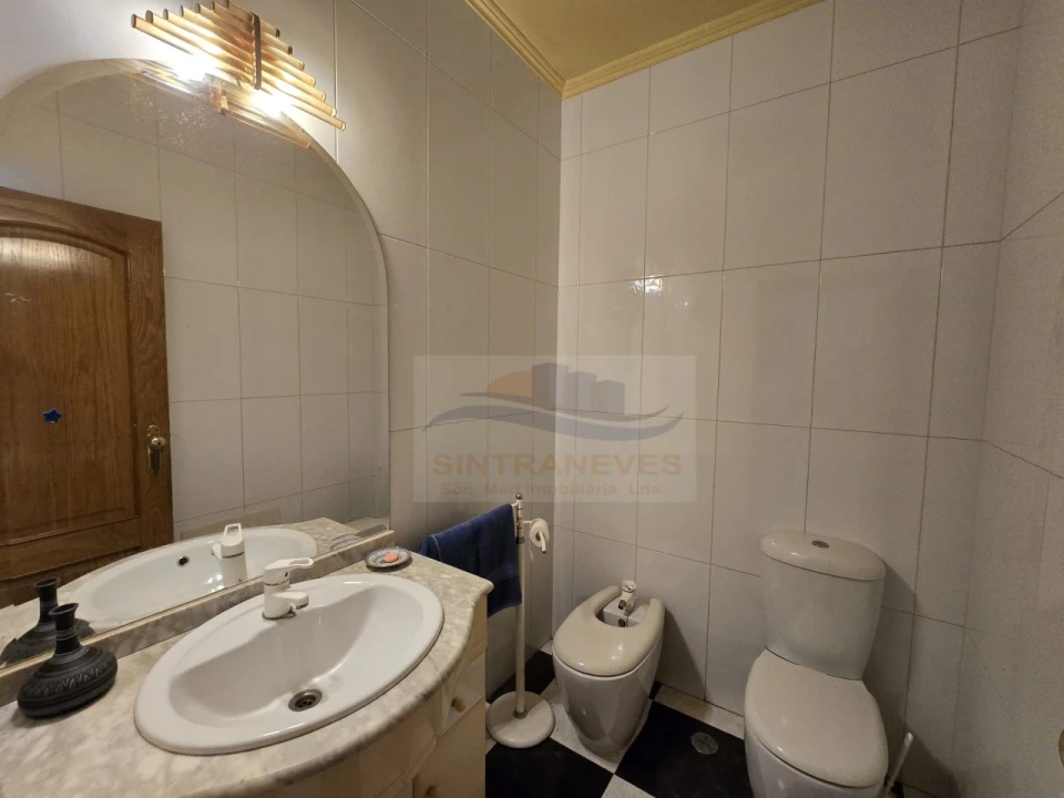 Moradia T4 para Venda em Pontinha e Famões Foto 20