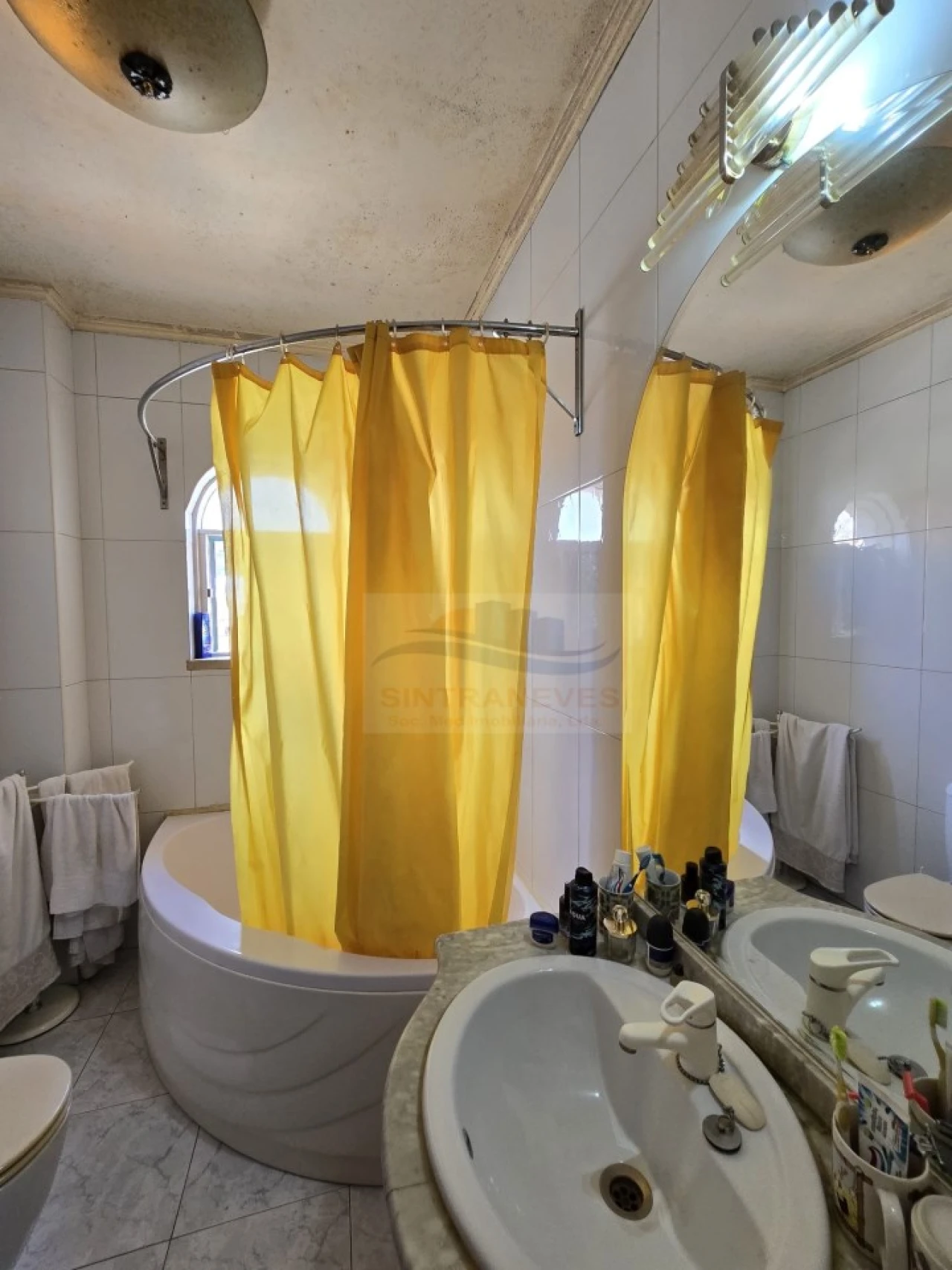 Moradia T4 para Venda em Pontinha e Famões Foto 26