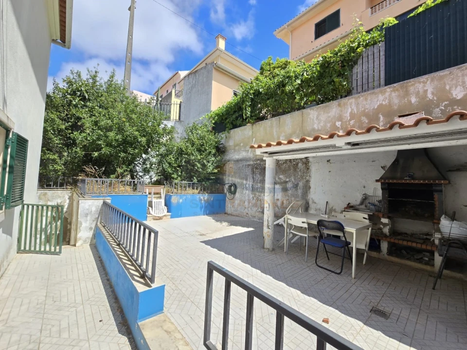 Moradia T4 para Venda em Pontinha e Famões Foto 36