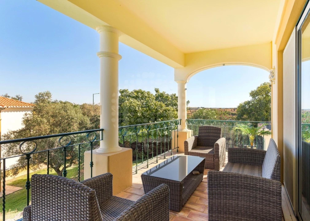 Apartamento T2 para Venda em Estômbar e Parchal Foto 1