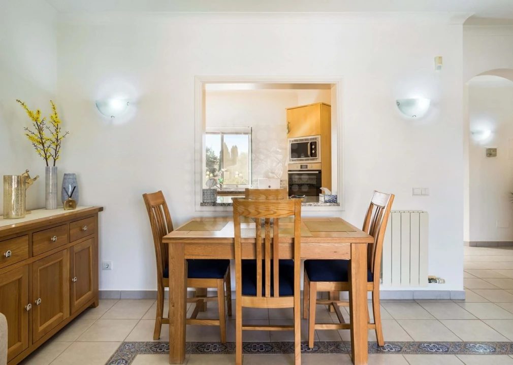 Apartamento T2 para Venda em Estômbar e Parchal Foto 8