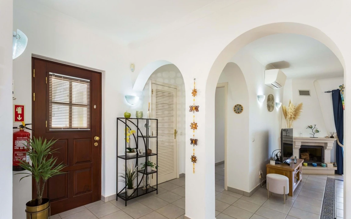 Apartamento T2 para Venda em Estômbar e Parchal Foto 9