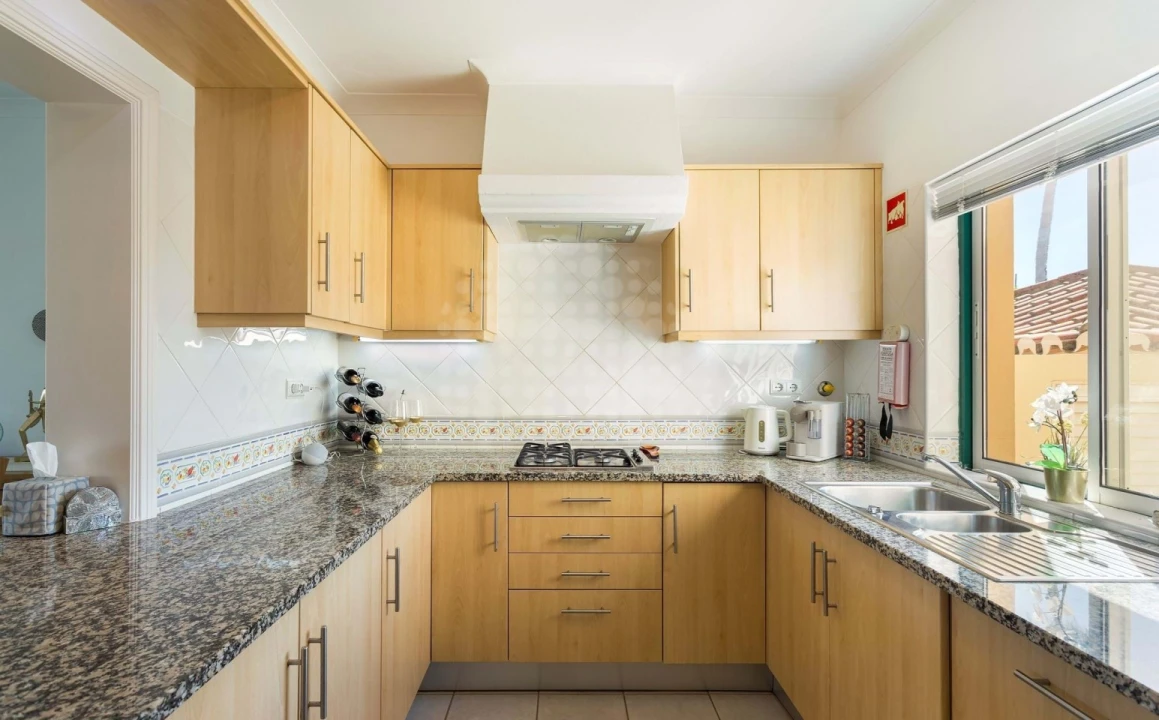 Apartamento T2 para Venda em Estômbar e Parchal Foto 11