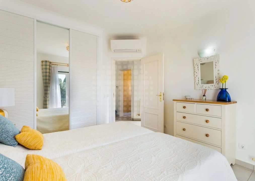 Apartamento T2 para Venda em Estômbar e Parchal Foto 13