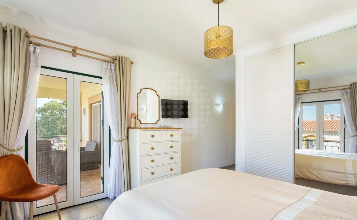 Apartamento T2 para Venda em Estômbar e Parchal Foto 15