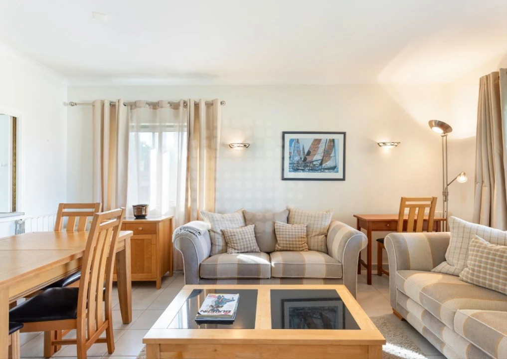 Apartamento T2 para Venda em Estômbar e Parchal Foto 6