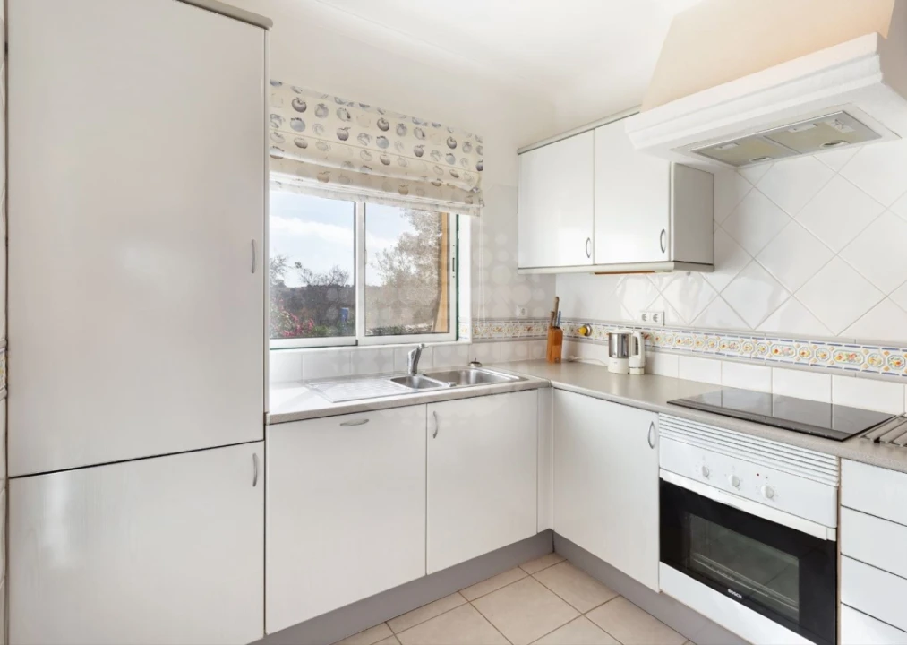 Apartamento T2 para Venda em Estômbar e Parchal Foto 8