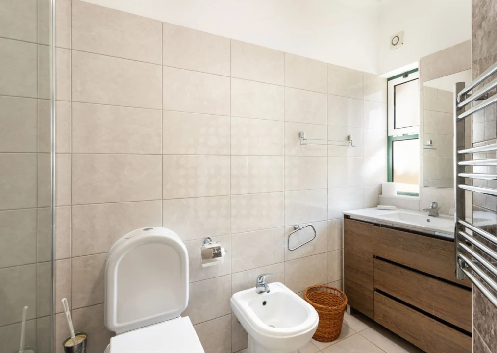 Apartamento T2 para Venda em Estômbar e Parchal Foto 15
