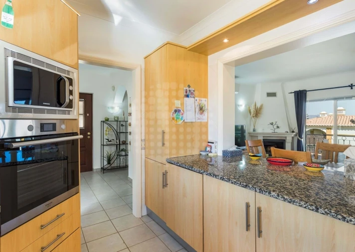 Apartamento T2 para Venda em Estômbar e Parchal Foto 10