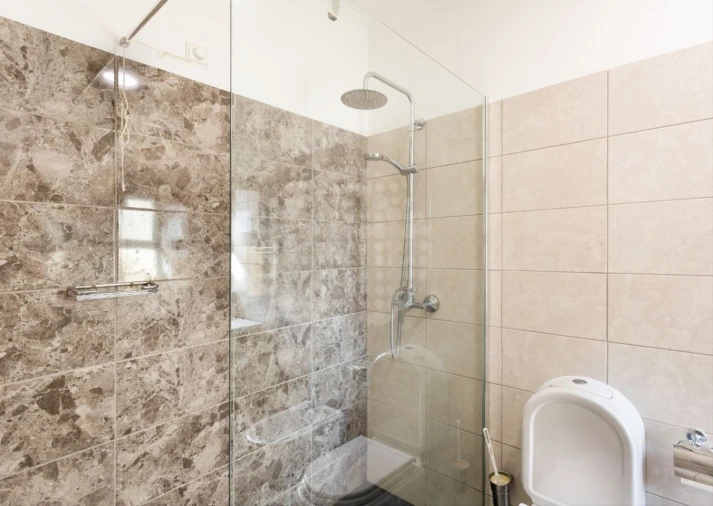 Apartamento T2 para Venda em Estômbar e Parchal Foto 14