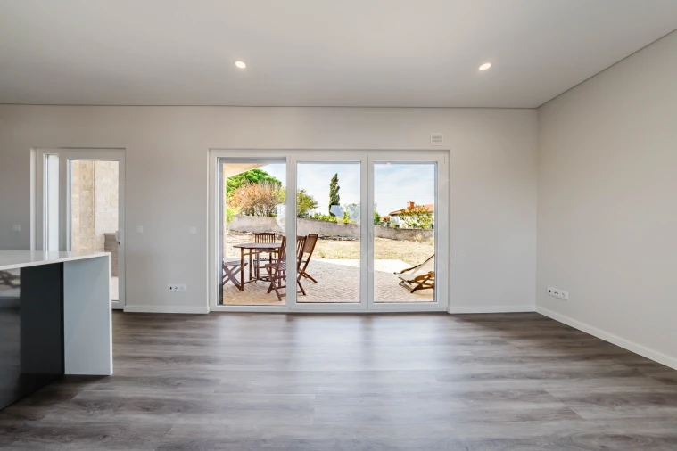 Moradia T3 para Venda em Olho Marinho Foto 9