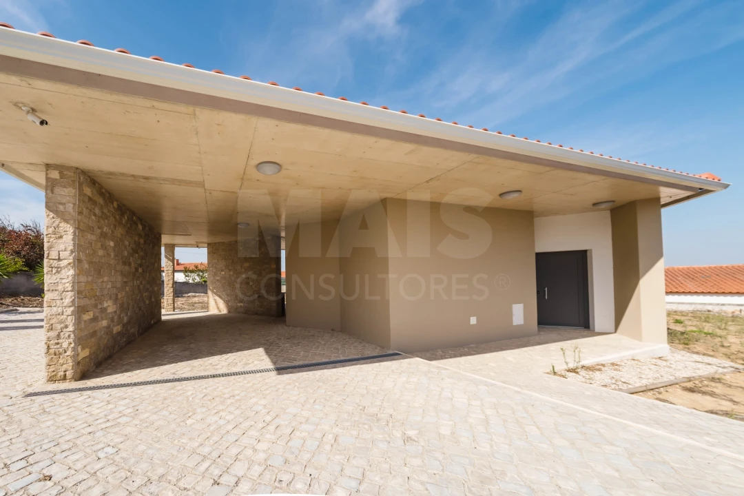 Moradia T3 para Venda em Olho Marinho Foto 3