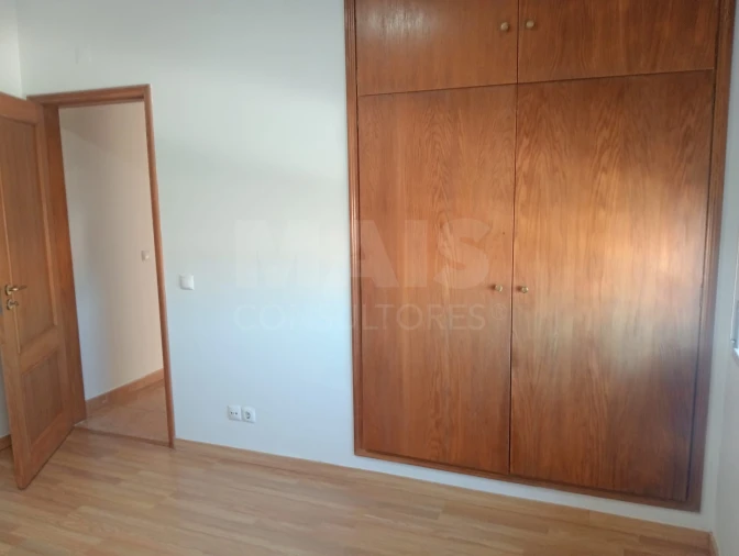 Apartamento T3 para Venda em Azambuja Foto 2