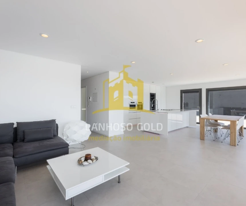 Moradia T3 para Venda em Rendufinho Foto 4