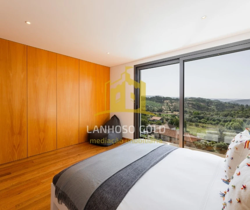 Moradia T3 para Venda em Rendufinho Foto 12