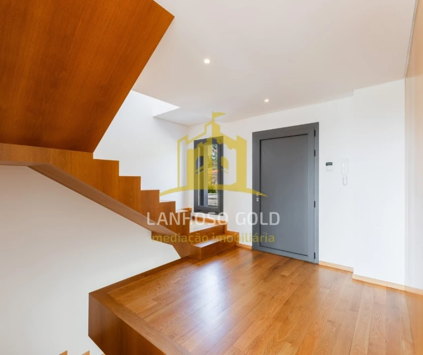 Moradia T3 para Venda em Rendufinho Foto 18