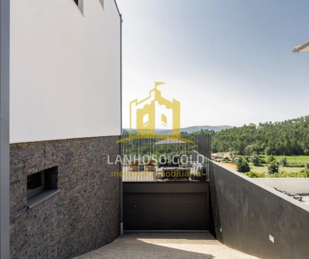 Moradia T3 para Venda em Rendufinho Foto 24