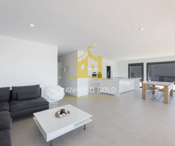 Moradia T3 para Venda em Rendufinho Foto 4