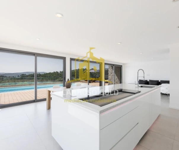 Moradia T3 para Venda em Rendufinho Foto 2