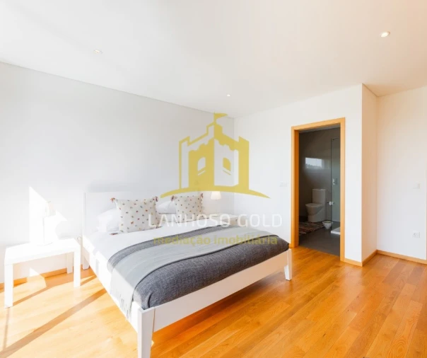 Moradia T3 para Venda em Rendufinho Foto 13