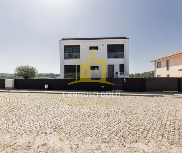 Moradia T3 para Venda em Rendufinho Foto 36